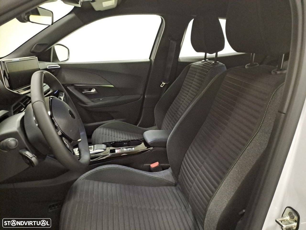 Peugeot e-2008 54 kWh Active - 9