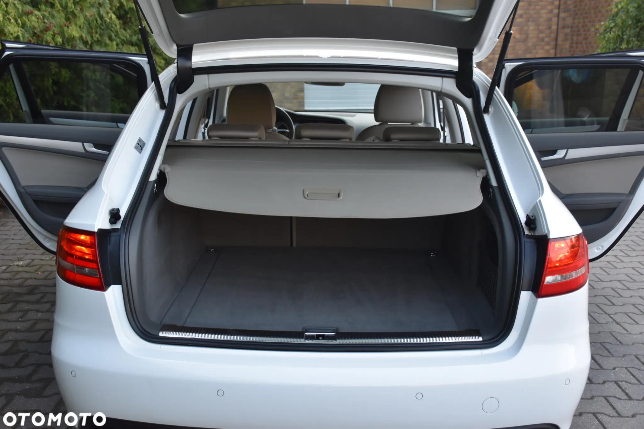 Audi A4 Avant 2.0 TDI DPF Ambiente - 23