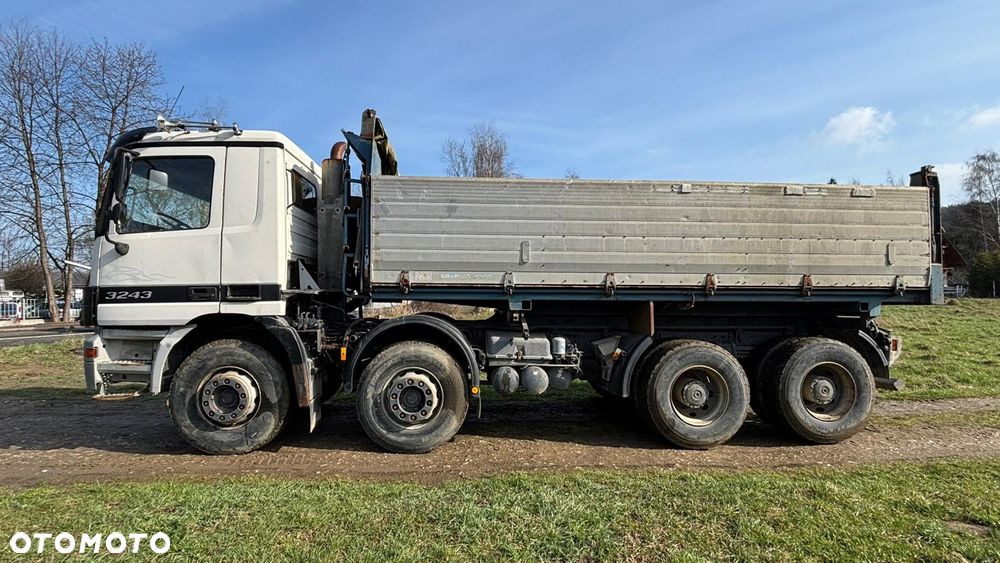 Mercedes-Benz Actros 3243 - 3