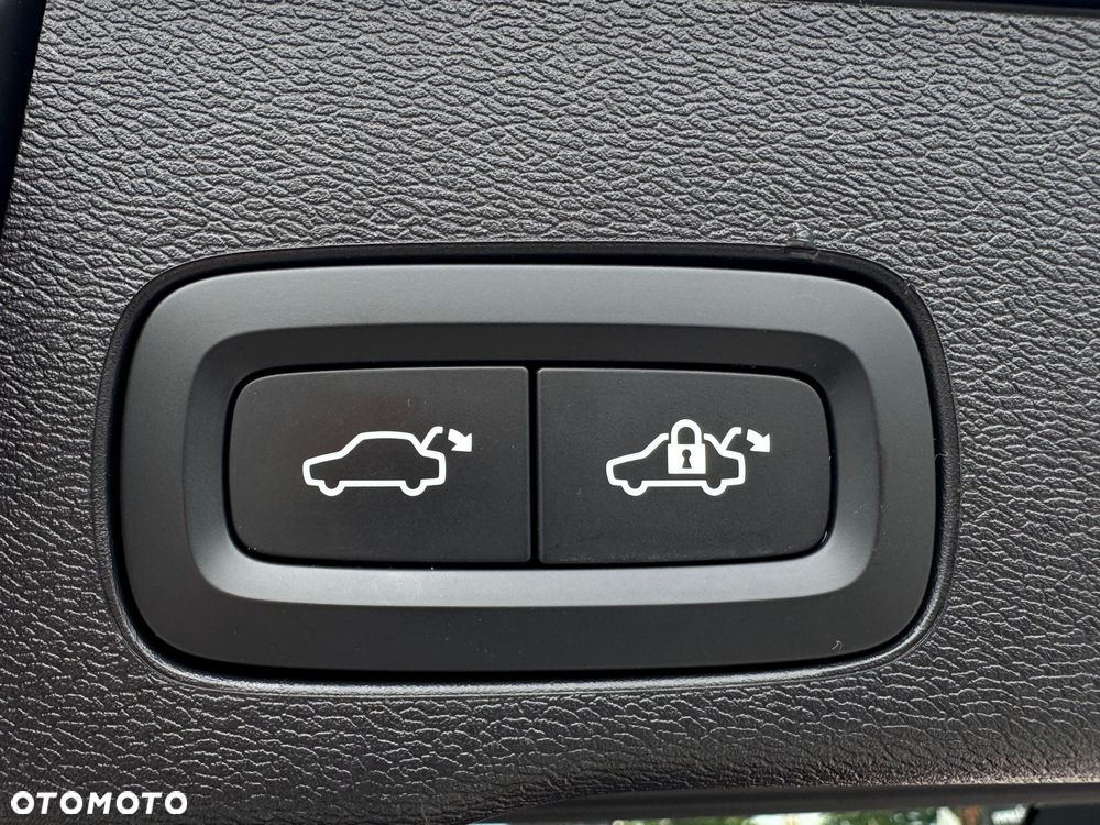 Volvo XC 60 B4 D Geartronic Momentum Pro - 24