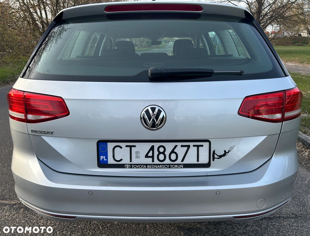 Volkswagen Passat 2.0 TDI SCR Comfortline - 4