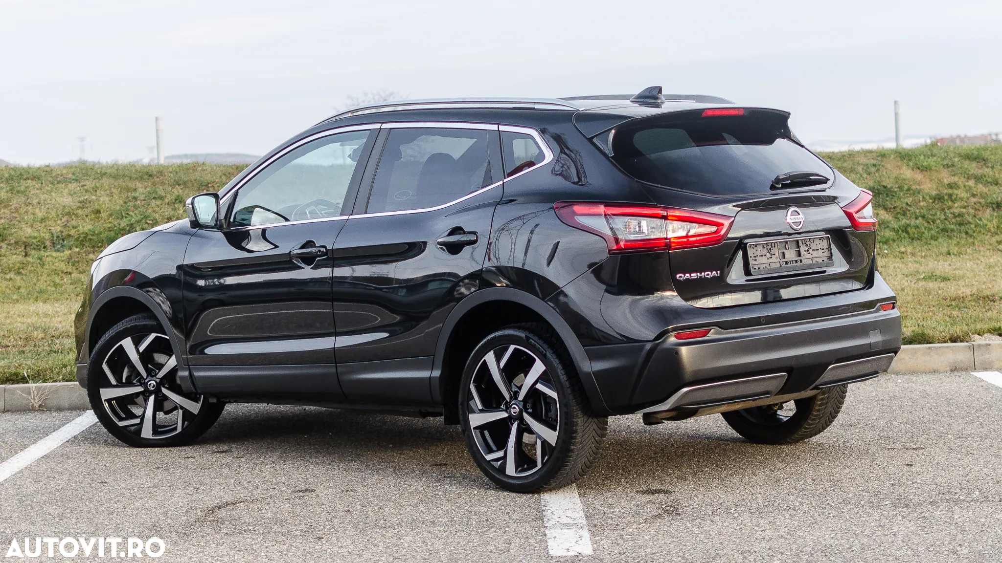 Nissan Qashqai 1.6 DCI Xtronic TEKNA+ - 5
