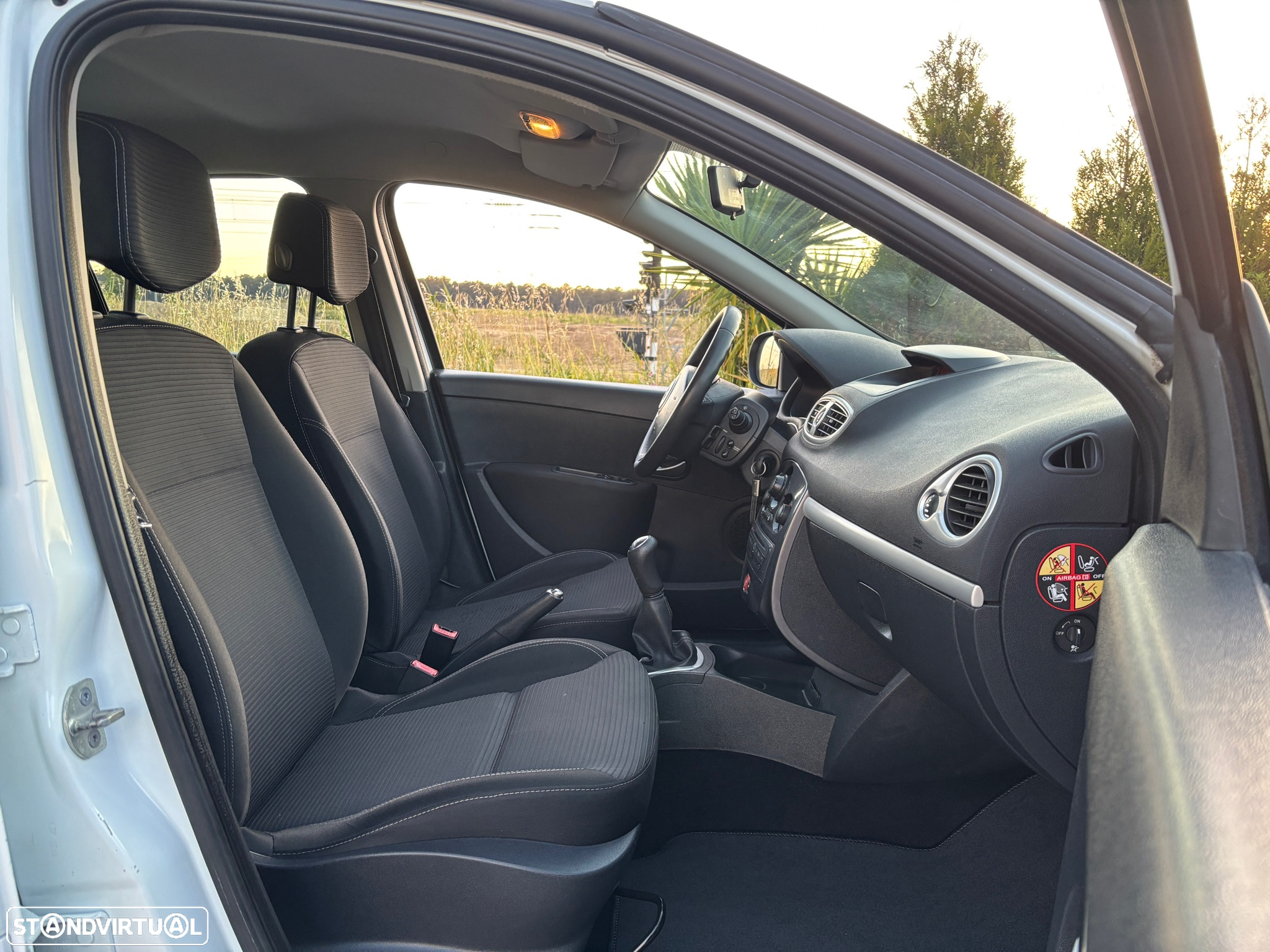 Renault Clio 1.5 dCi Dynamique S - 17