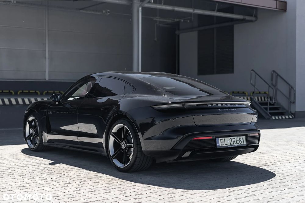 Porsche Taycan Turbo - 5