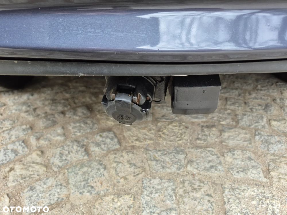 Toyota Prius (Hybrid) Executive - 28