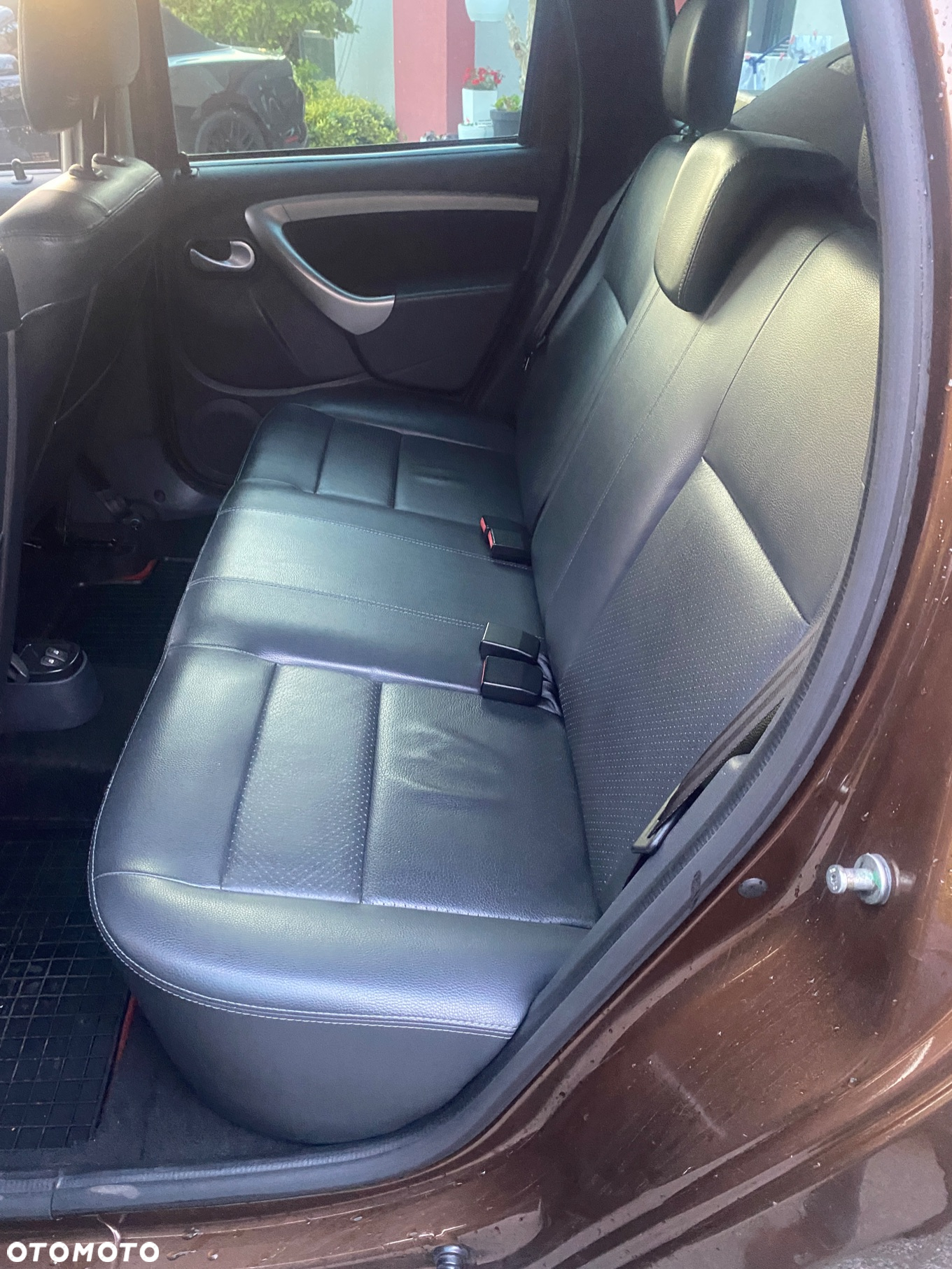 Dacia Duster 1.6 16V 4x2 Prestige - 14