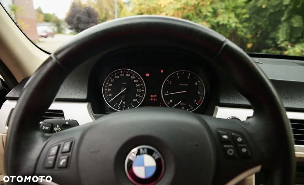 BMW Seria 3 318d - 3