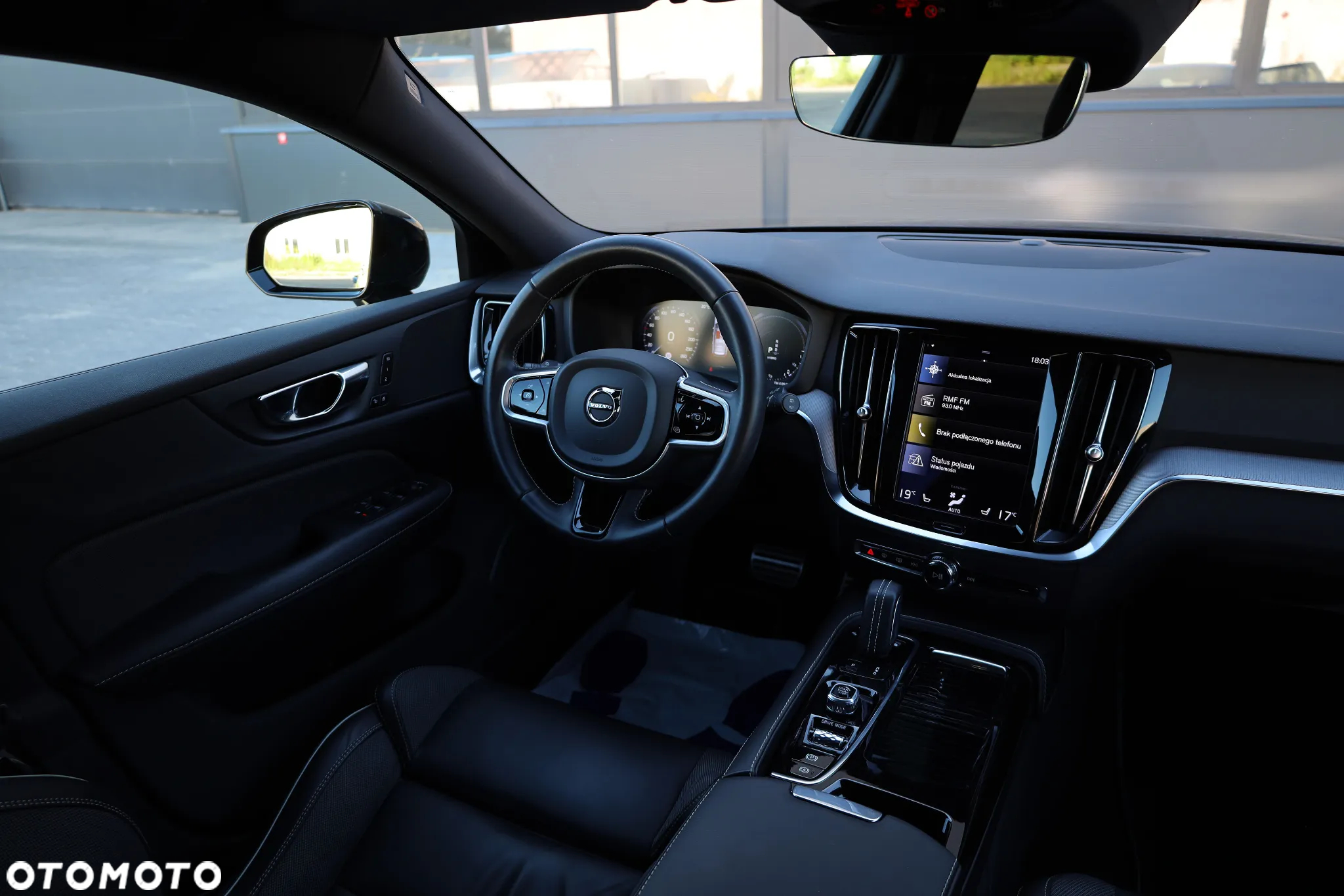 Volvo V60 T6 AWD Recharge Geartronic RDesign - 25