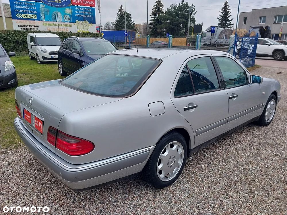 Mercedes-Benz Klasa E - 8