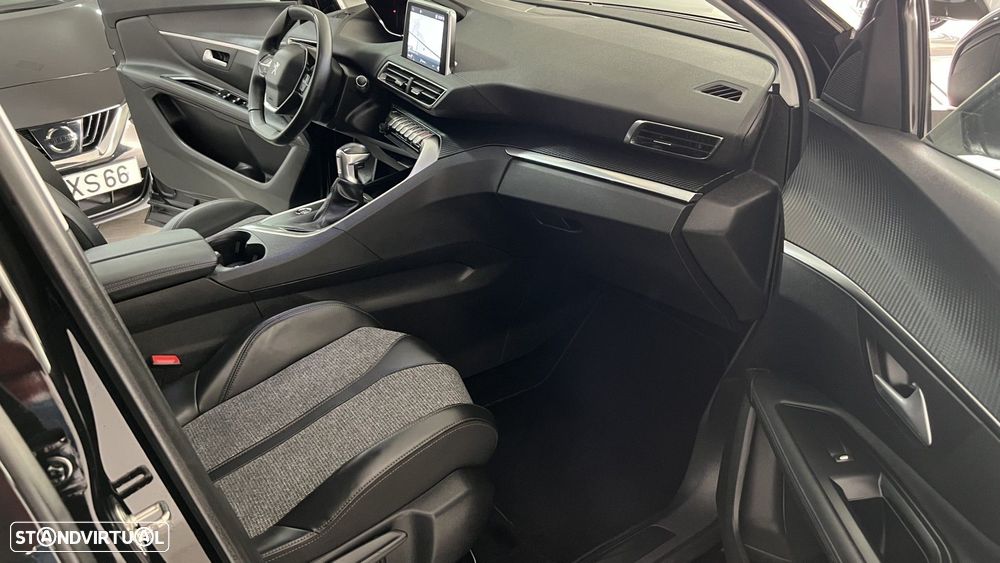 Peugeot 3008 1.2 PureTech Active Pack - 18