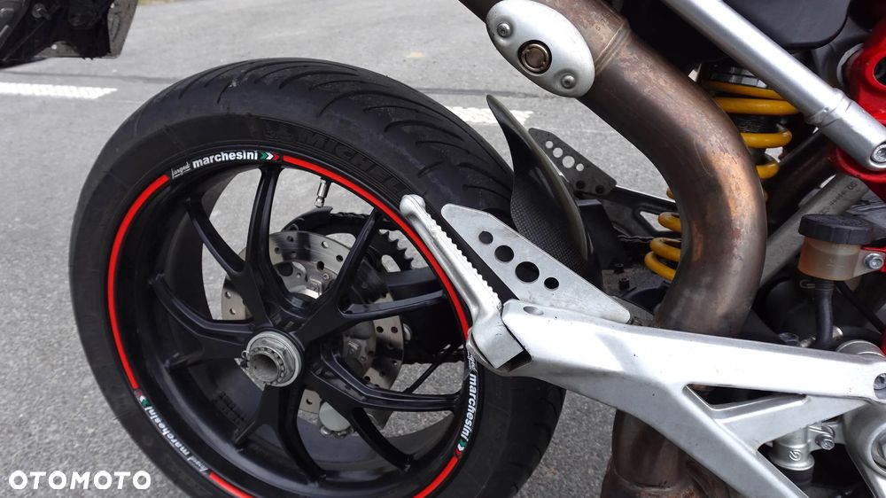 Ducati Hypermotard - 13