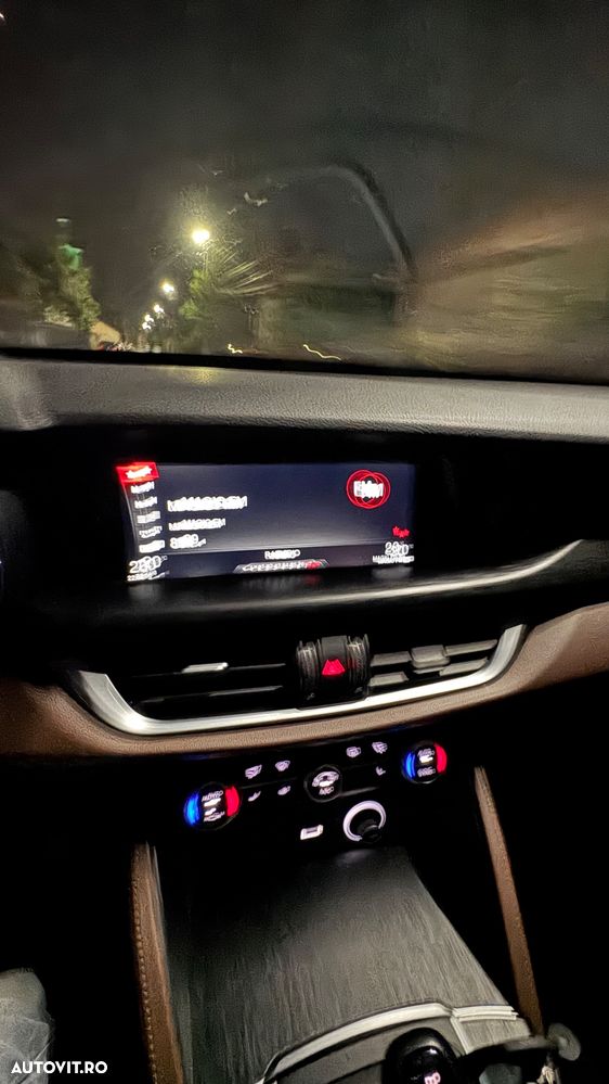 Alfa Romeo Stelvio 2.2 JTDM AWD AT8 Veloce - 10