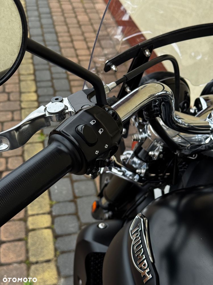 Triumph Inny - 23