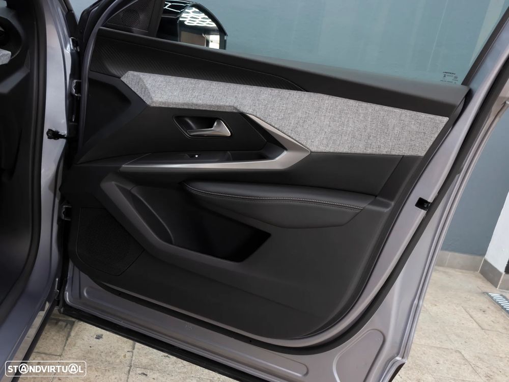 Peugeot 5008 1.2 Hybrid Allure e-DCS6 - 16