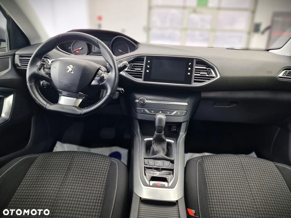 Peugeot 308 1.5 BlueHDi Allure S&S EAT6 - 22