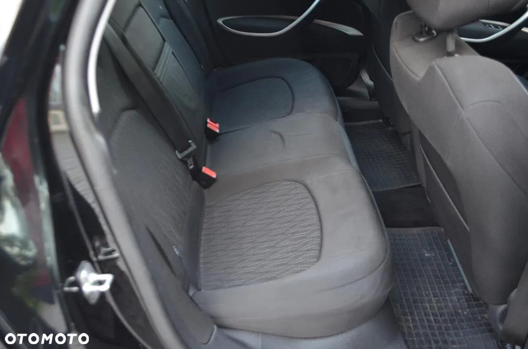 Citroën C5 Tourer HDi 115 FAP Business Class - 17