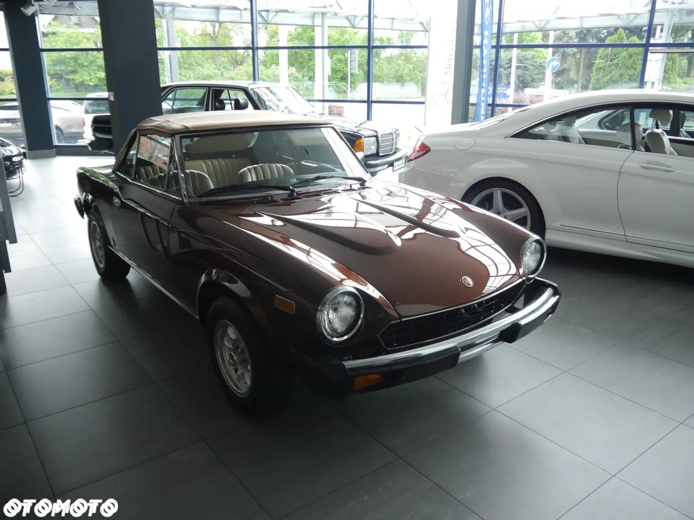 Fiat 124 Spider - 8