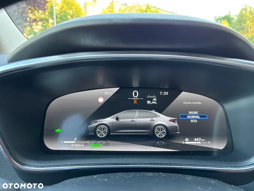 Toyota Corolla 1.8 Hybrid Comfort - 22