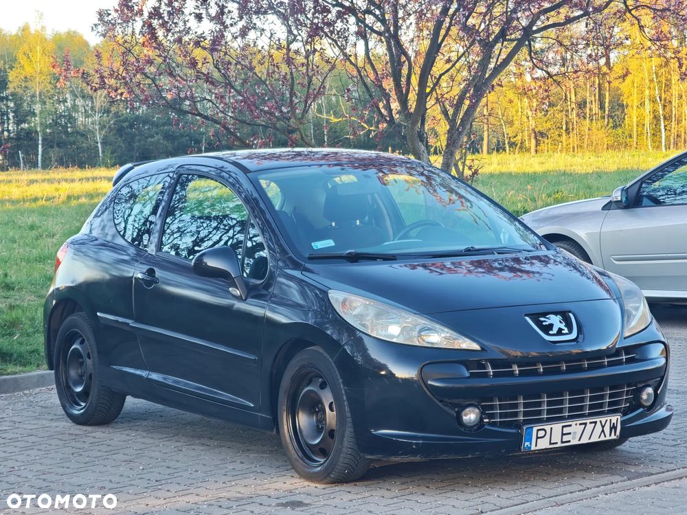 Peugeot 207 - 1
