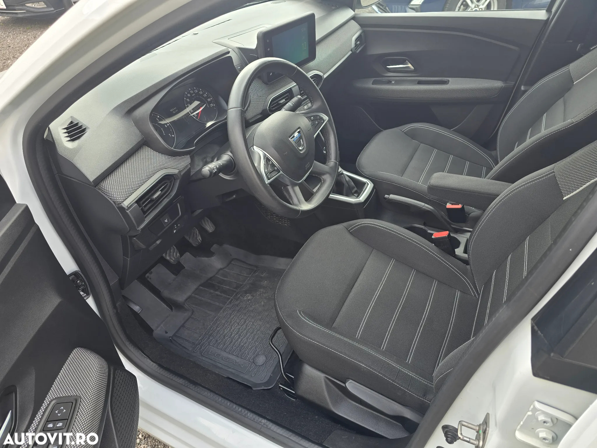 Dacia Logan TCe 90 MT6 Comfort - 11