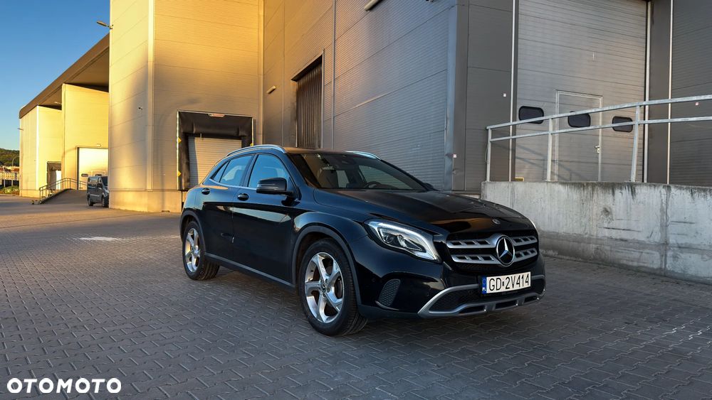Mercedes-Benz GLA 200 7G-DCT - 24