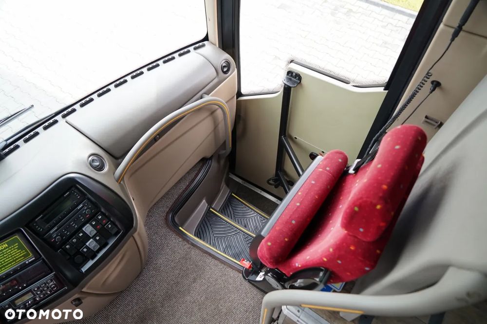 Iveco MAGELYS / EURO 6 / SUPER STAN / TURYSTYCZNY / MANUAL / PRZEBIEG 293 tys km / SPROWADZONY Z FRANCJI / PO KONTRAKCIE SERWISOWYM / - 35