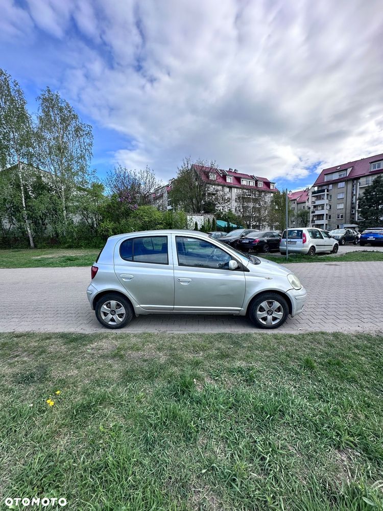 Toyota Yaris 1.0 Terra - 4
