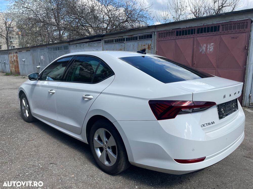 Skoda Octavia 2.0 TDI DSG Ambition - 14