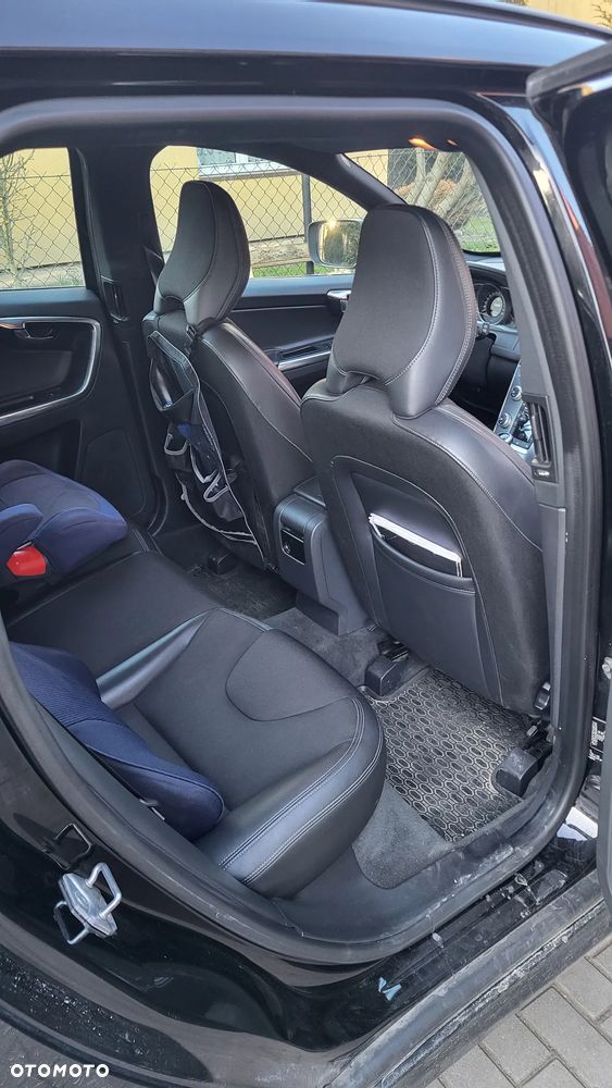 Volvo XC 60 D3 Drive-E Momentum - 9