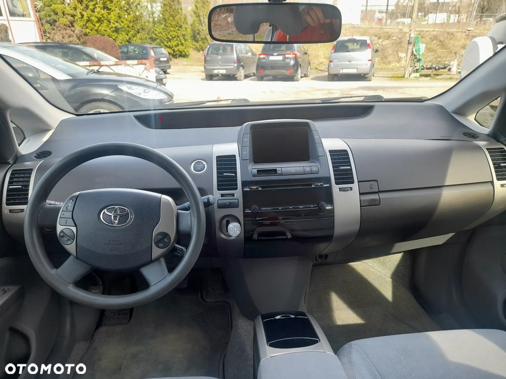 Toyota Prius 1.5 VVT-i Sol - 9