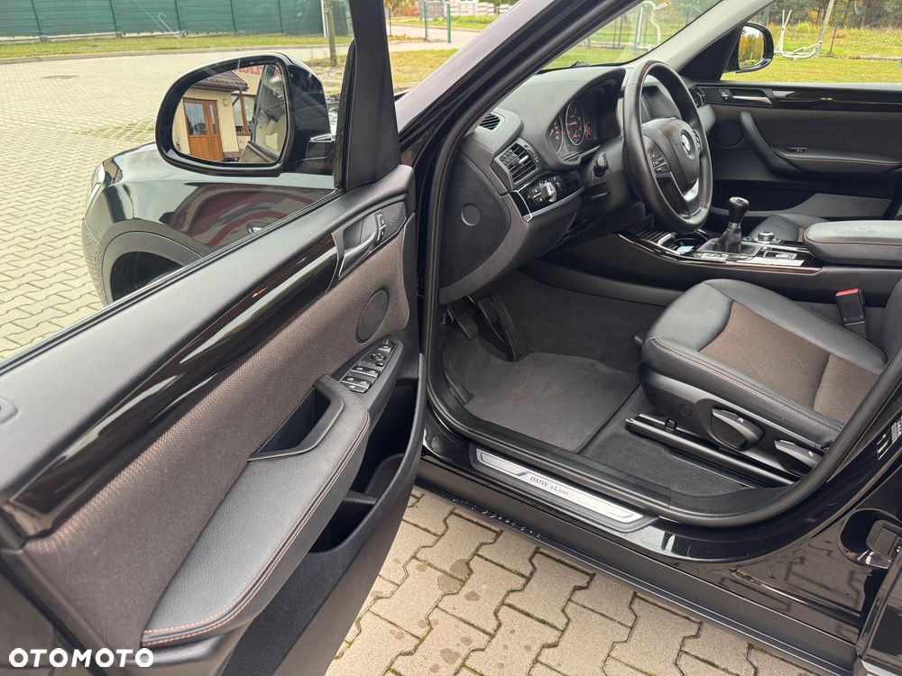 BMW X3 sDrive18d xLine - 28