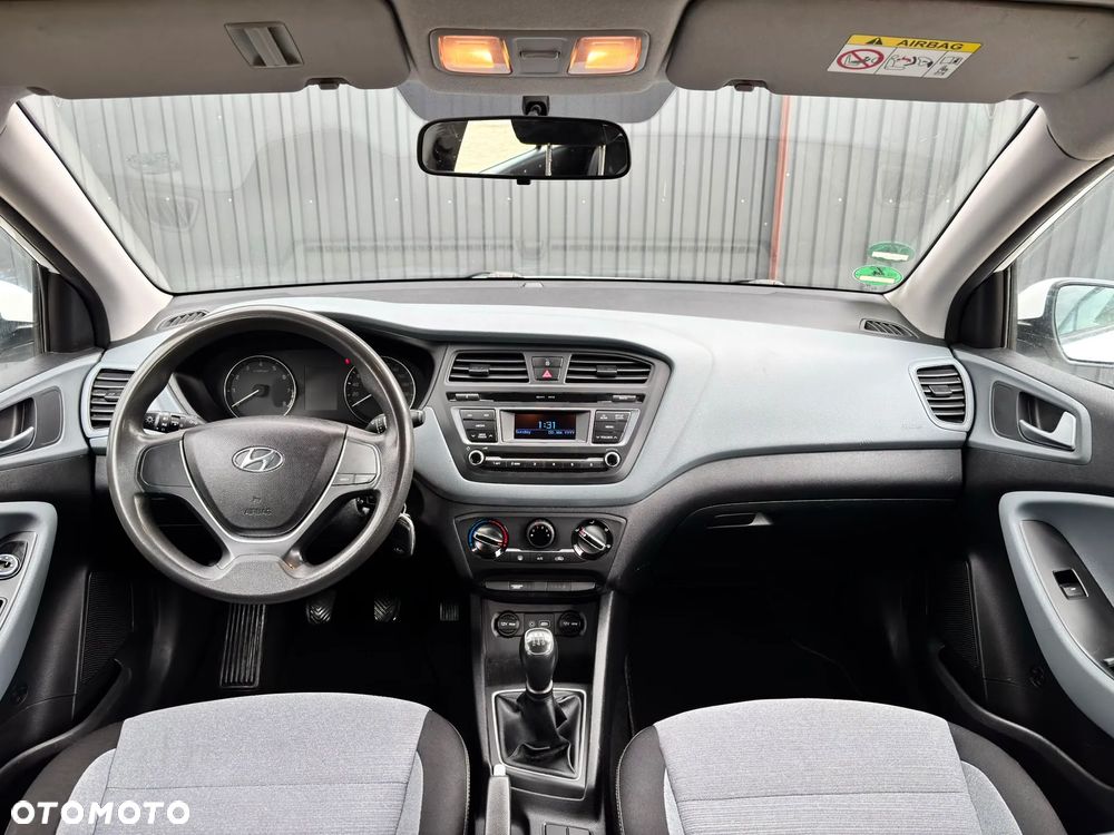Hyundai i20 blue 1.2 Classic - 12