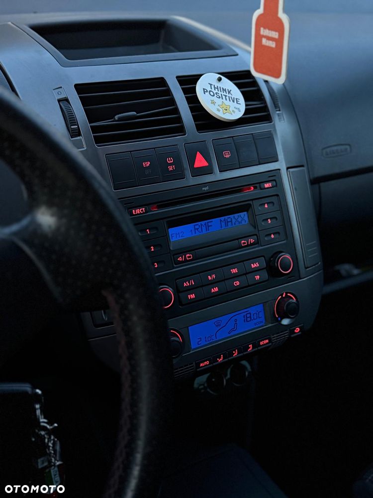 Volkswagen Polo - 12