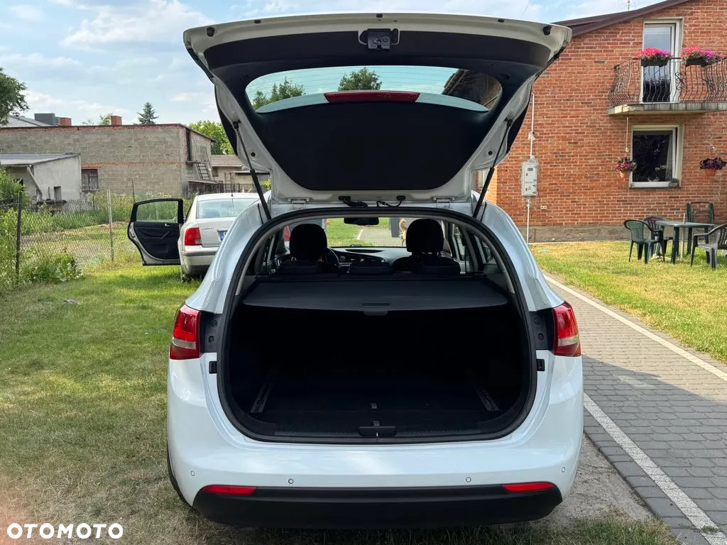 Kia Ceed - 9