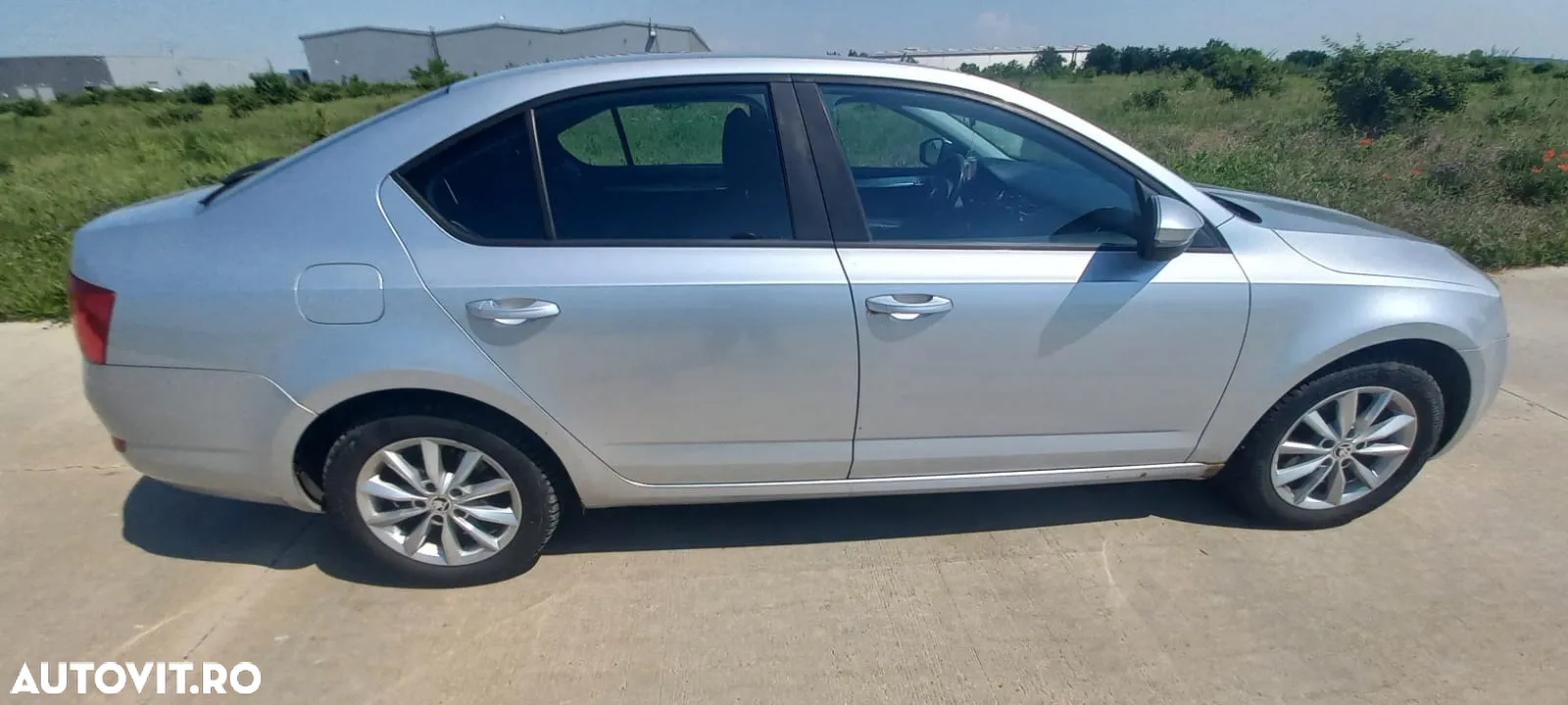 Skoda Octavia 1.6 TDI Ambiente - 2