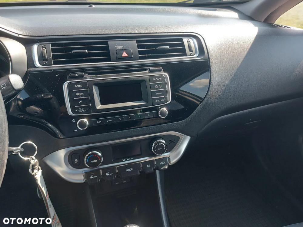 Kia Rio 1.4 L Business Line - 8