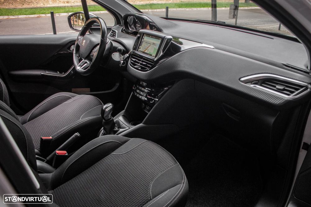 Peugeot 208 PureTech 82 Start & Stop Allure - 23
