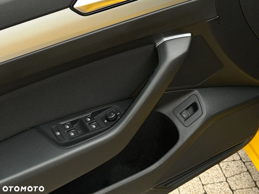 Volkswagen Passat - 13