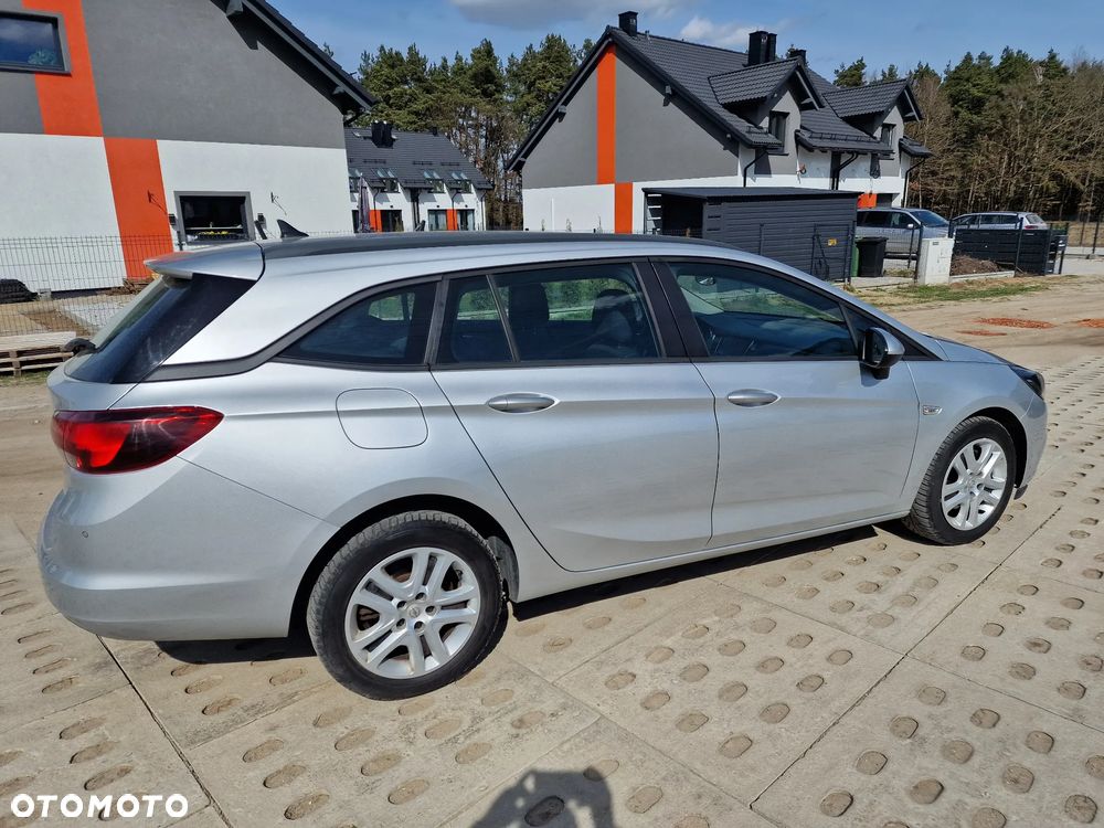 Opel Astra V 1.6 CDTI Dynamic - 4