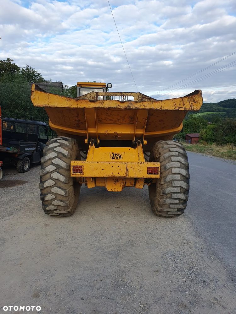 JCB - 9