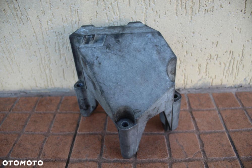 ŁAPA MOCOWANIE SILNIKA OPEL CORSA D 1.0 13130727 - 2