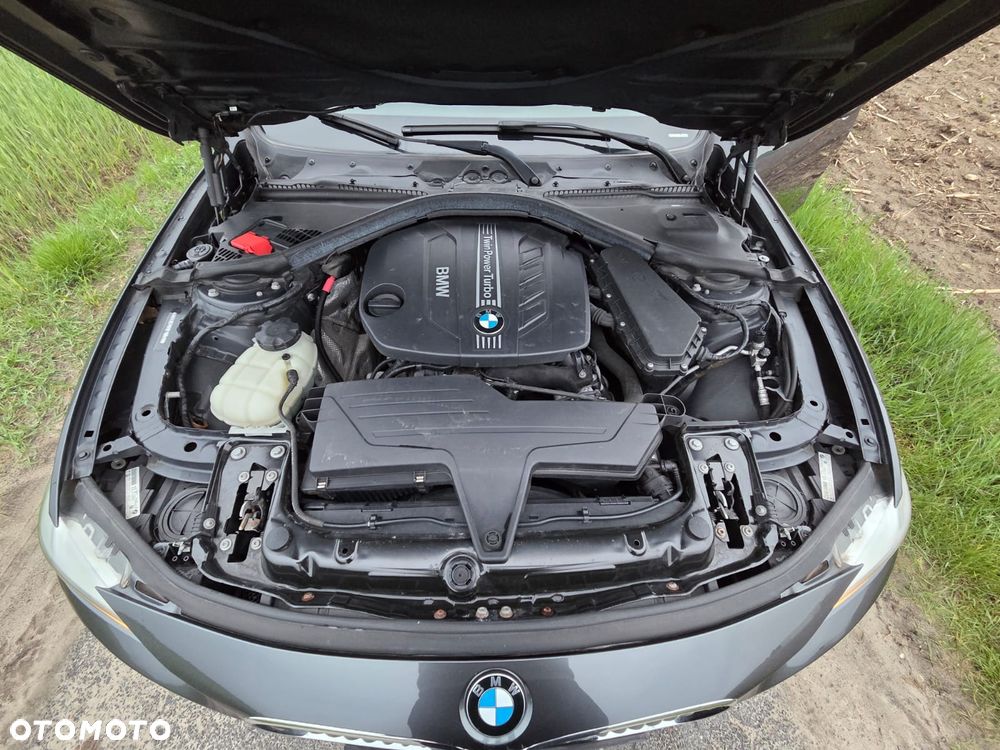 BMW Seria 3 320d Efficient Dynamics - 33