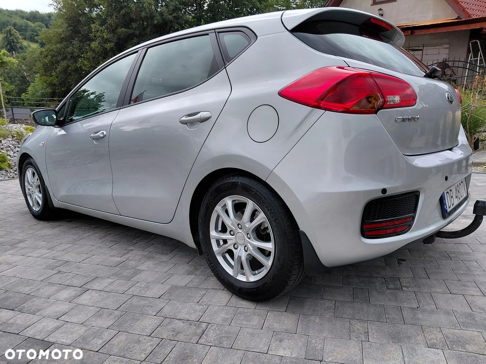 Kia Ceed 1.4 L - 5