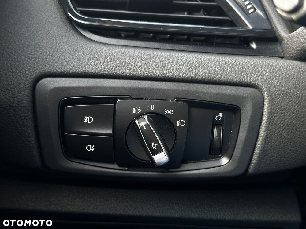 BMW Seria 2 218i - 23