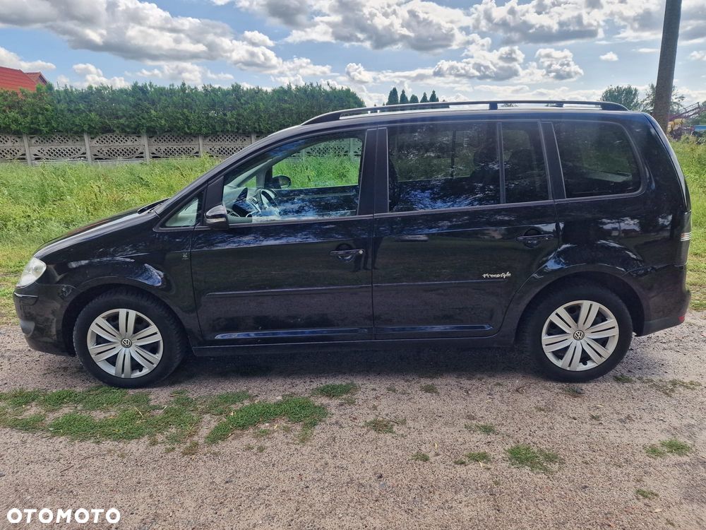 Volkswagen Touran - 2