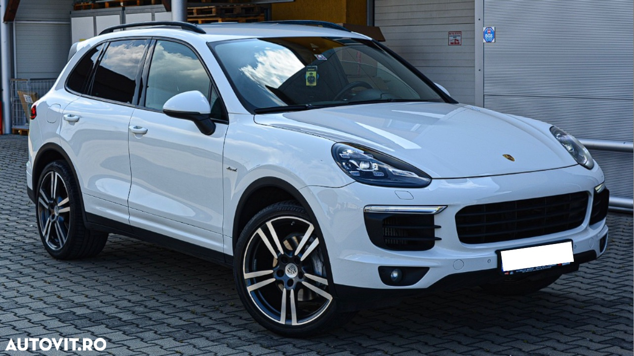 Porsche Cayenne 3.0 L - 4