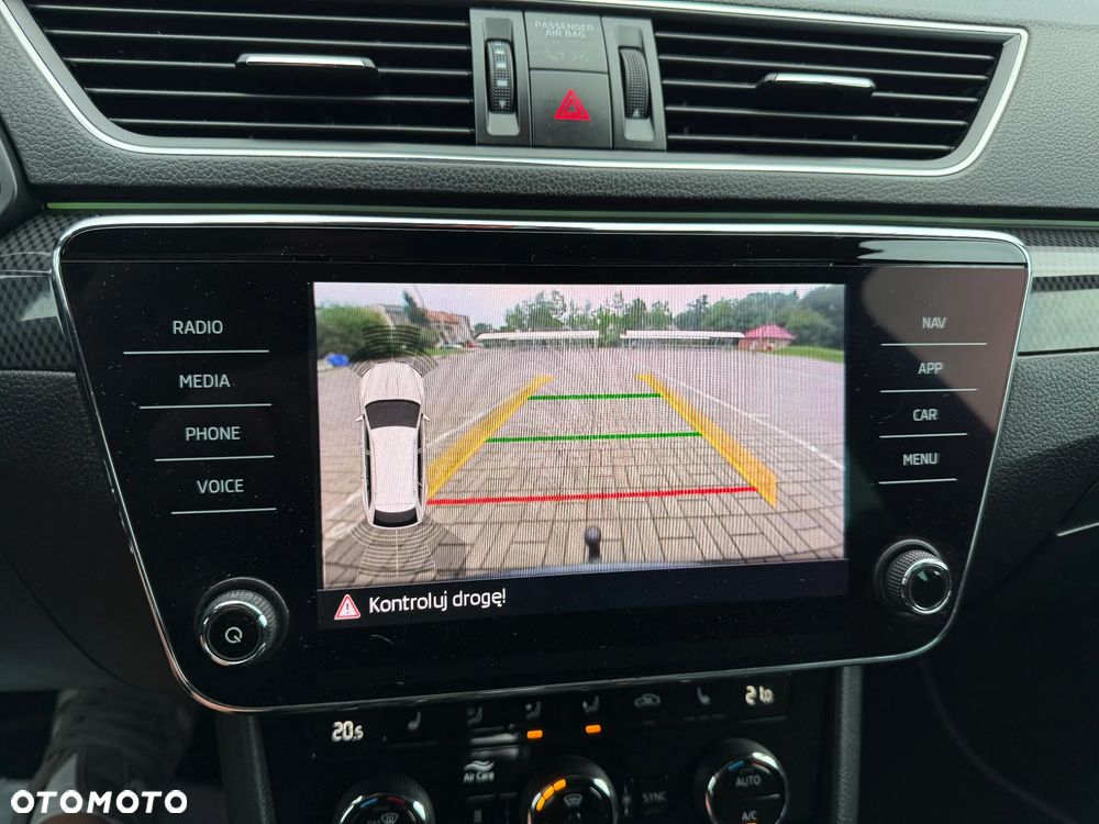 Skoda Superb 2.0 TDI DSG Sportline - 32