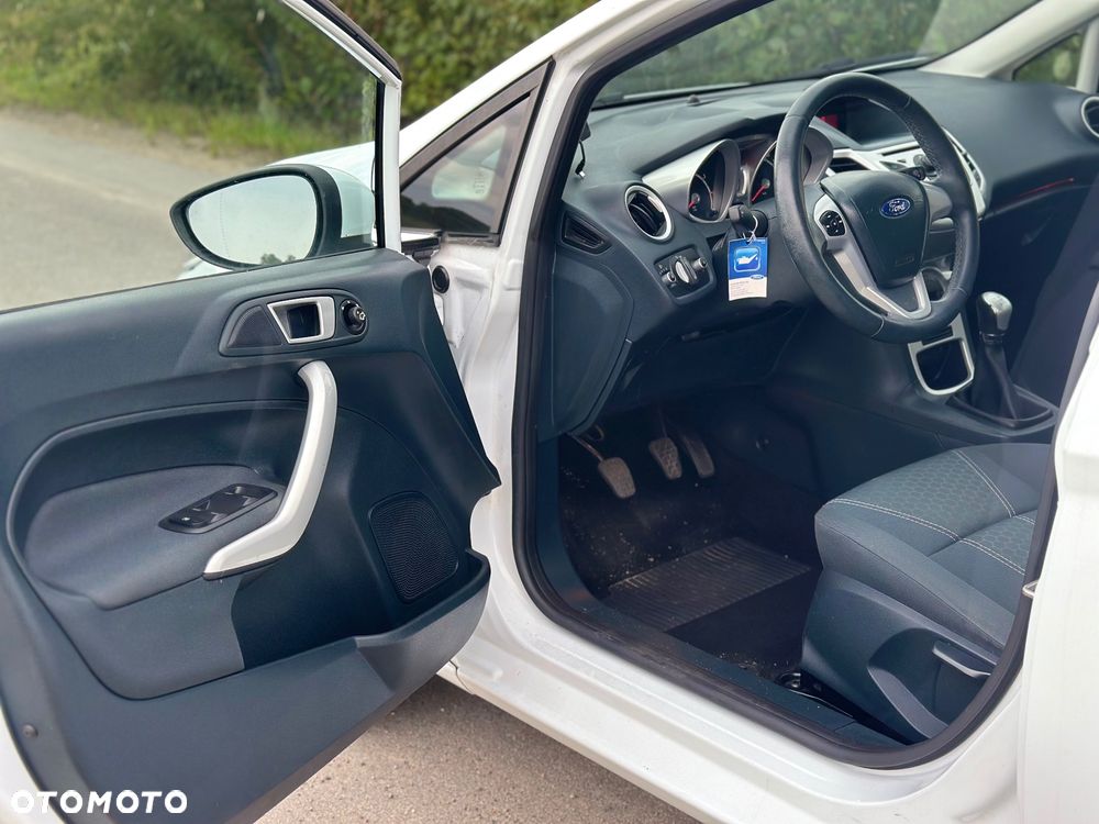 Ford Fiesta - 21