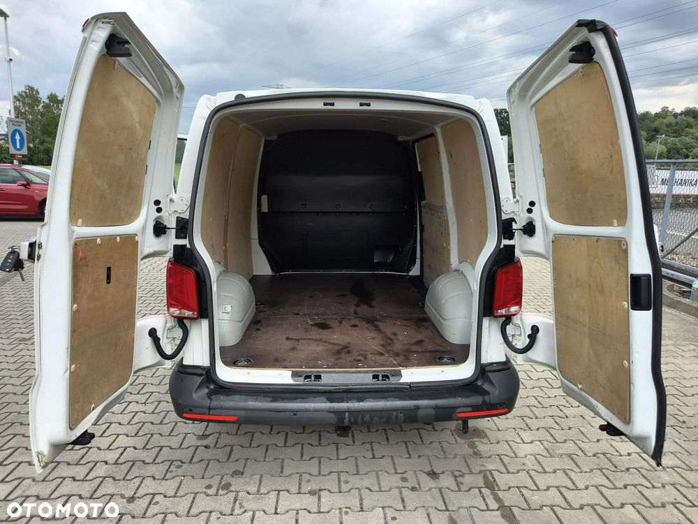 Volkswagen Transporter - 22
