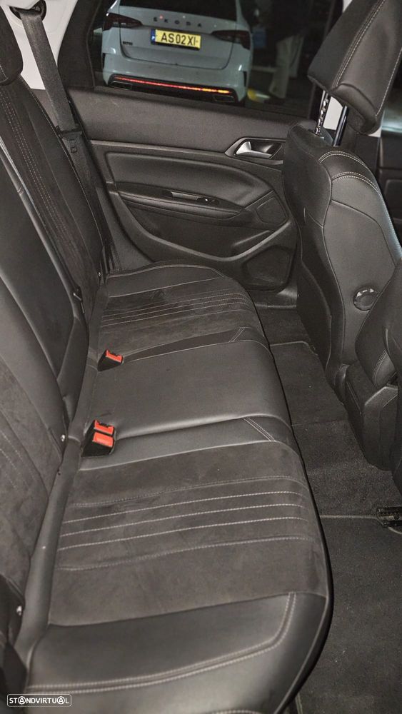 Peugeot 308 SW 1.5 BlueHDi Allure Pack EAT8 - 14